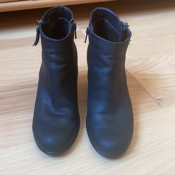 ECCO Black Zippered Ankle Boots Bootie - Picture 10 of 10
